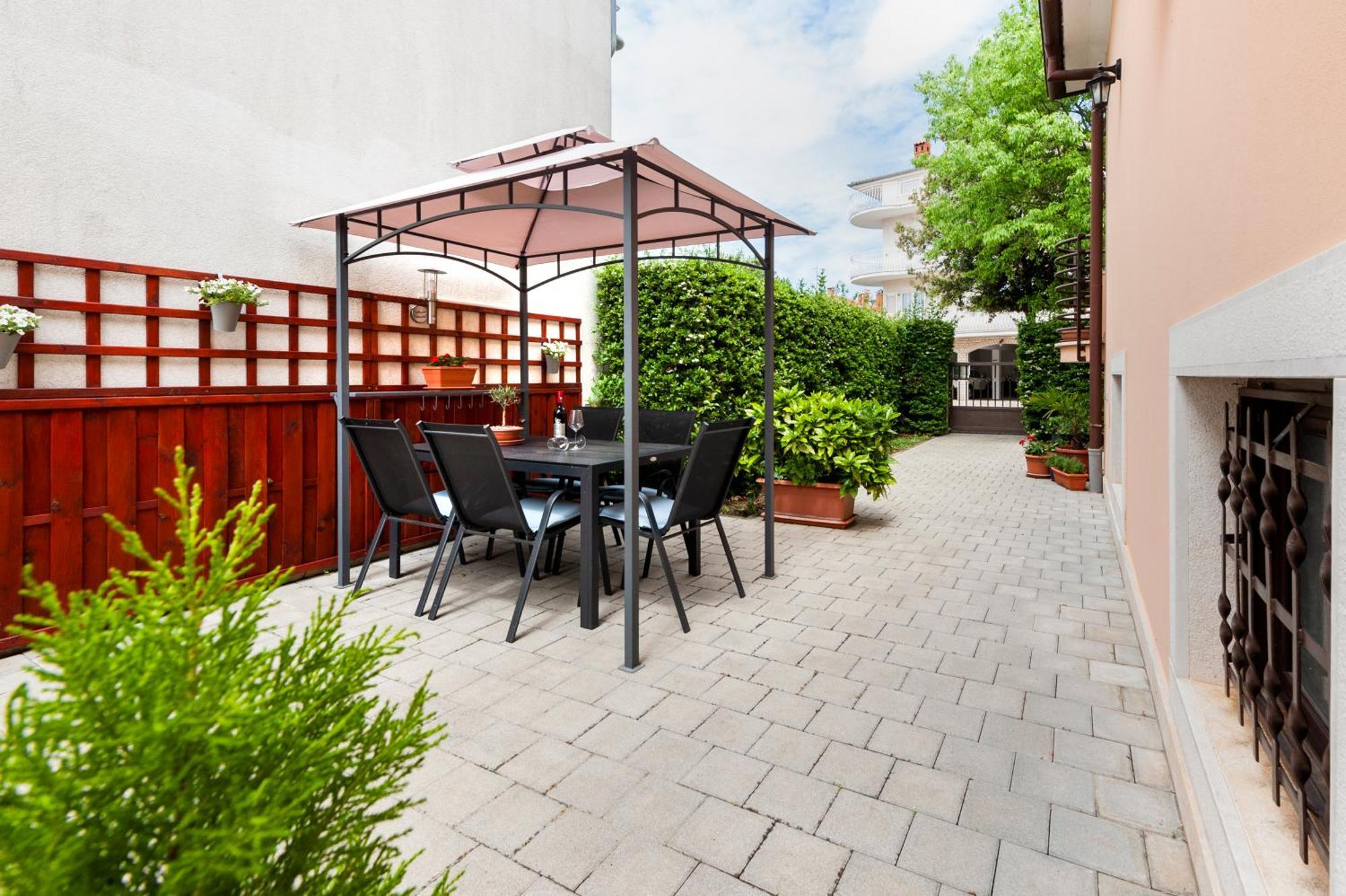 Apartments Villa Brigita Rovigno Esterno foto