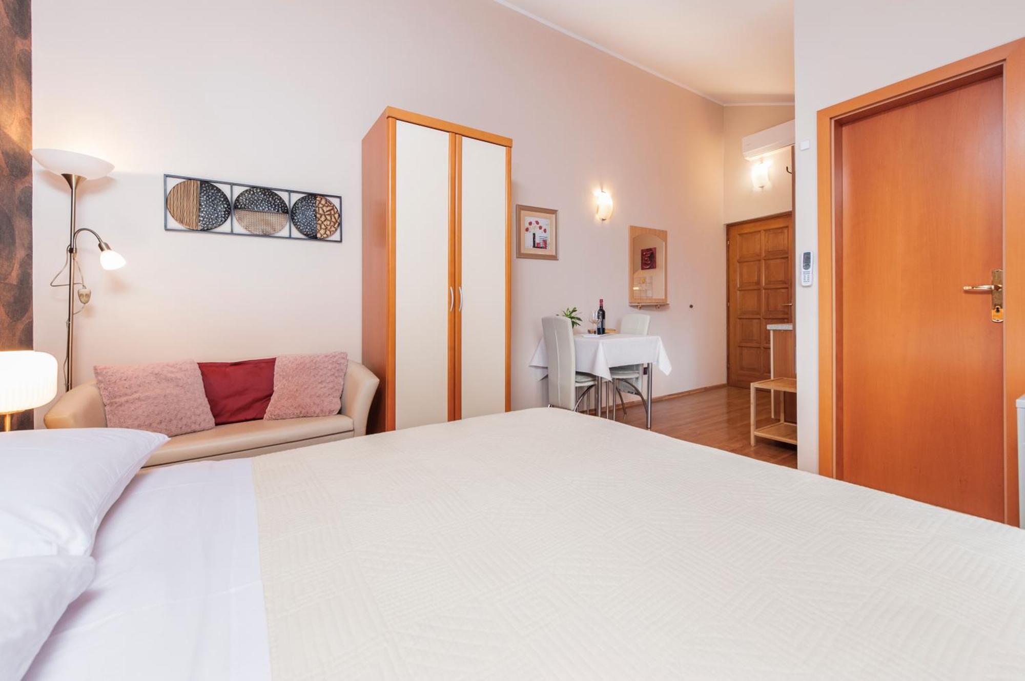 Apartments Villa Brigita Rovigno Esterno foto