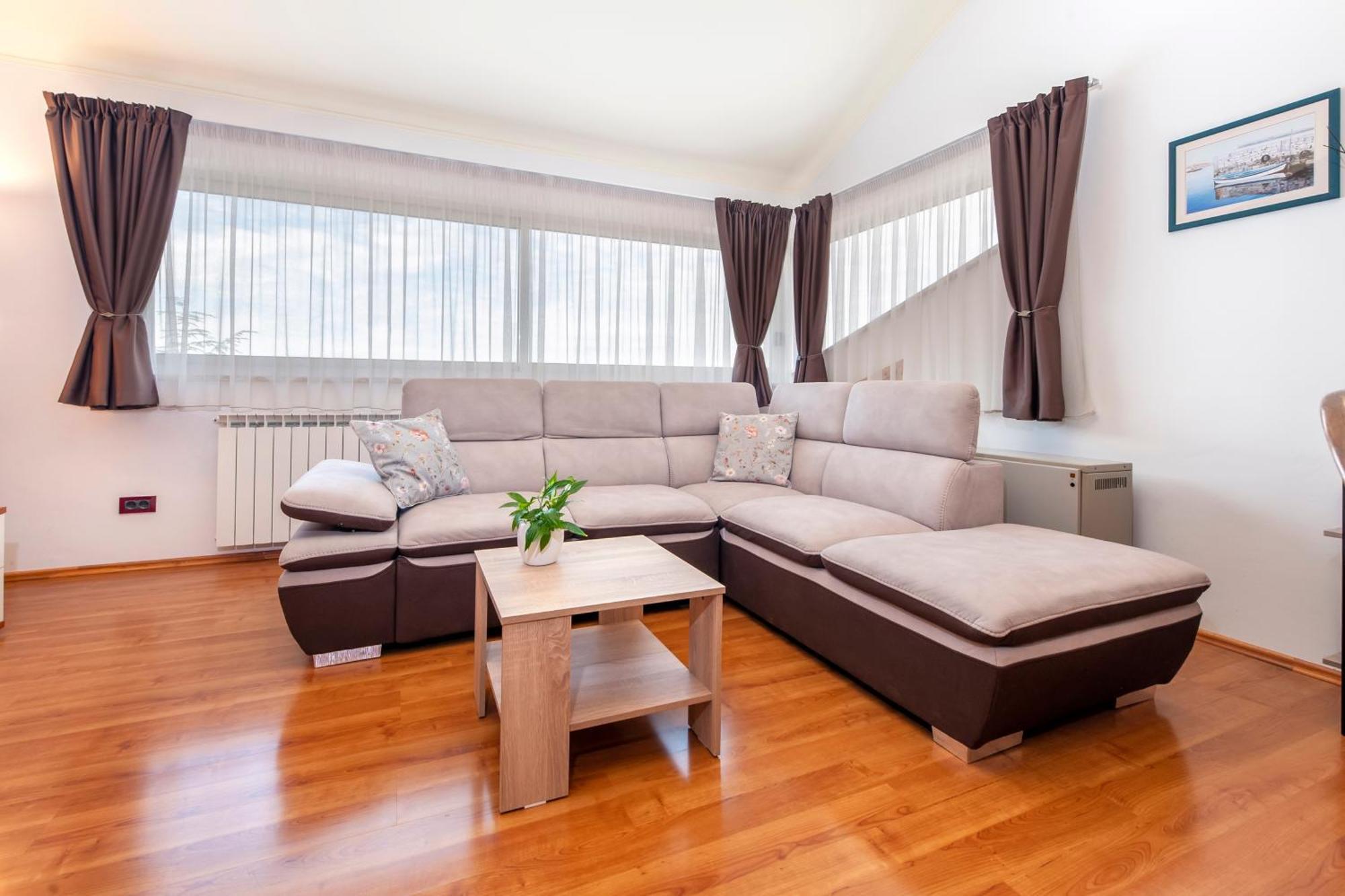 Apartments Villa Brigita Rovigno Esterno foto