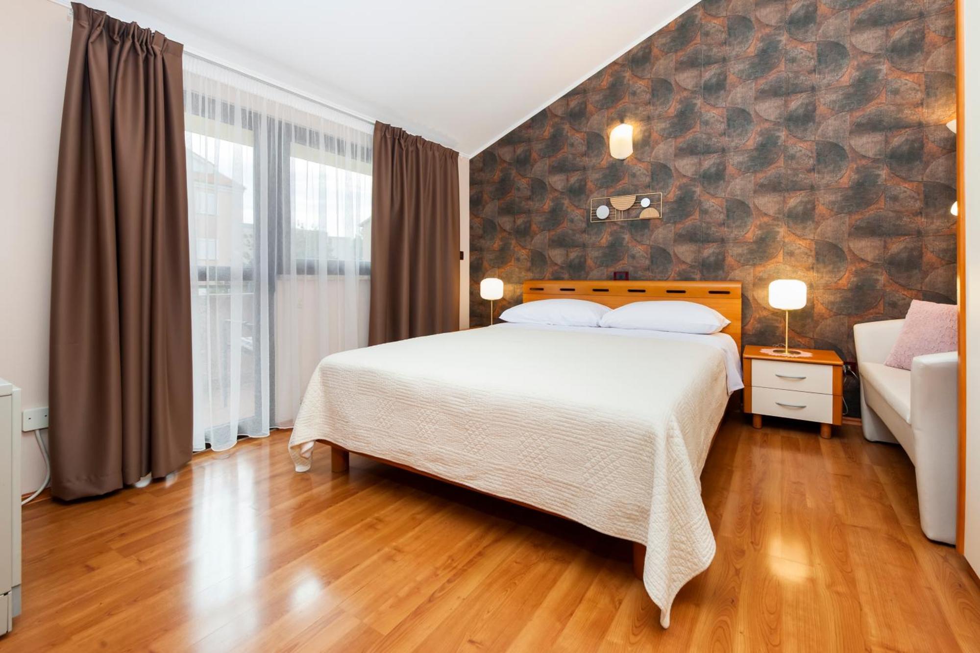 Apartments Villa Brigita Rovigno Esterno foto