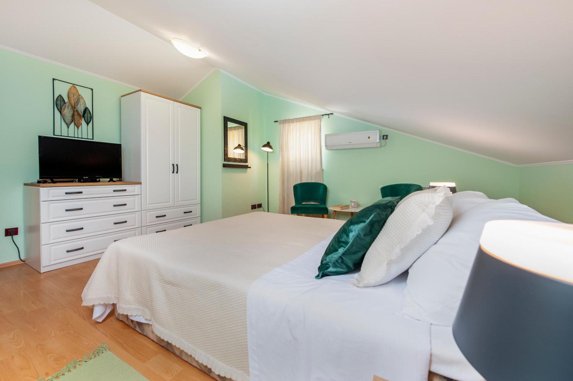 Apartments Villa Brigita Rovigno Esterno foto