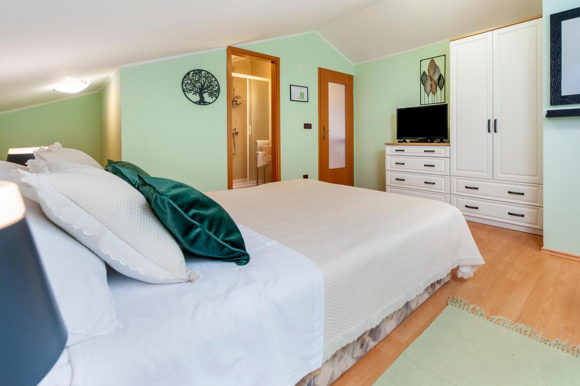 Apartments Villa Brigita Rovigno Esterno foto