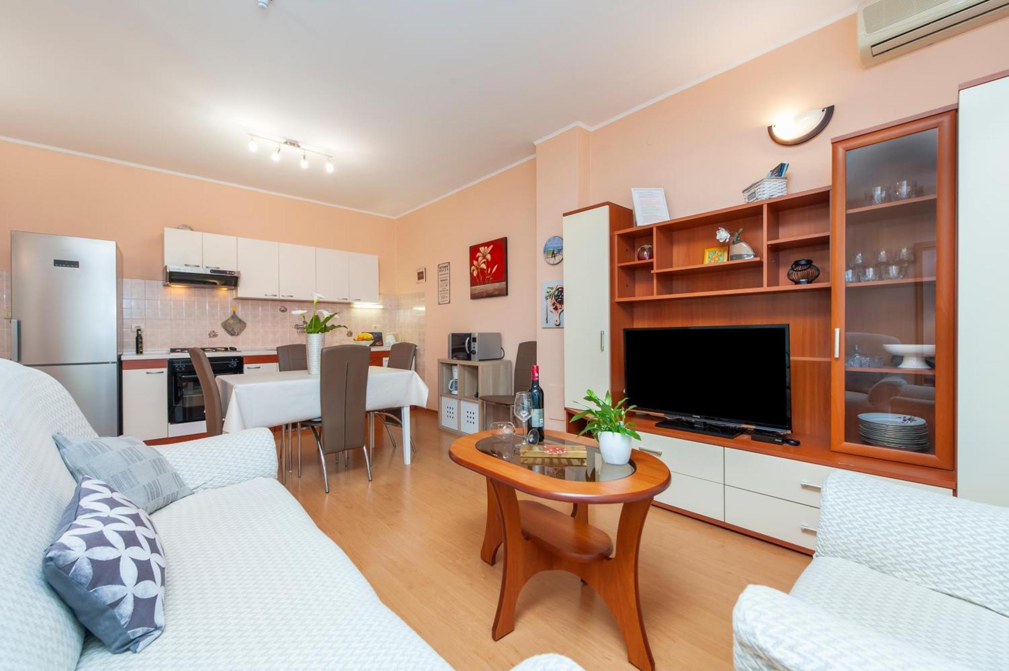 Apartments Villa Brigita Rovigno Esterno foto